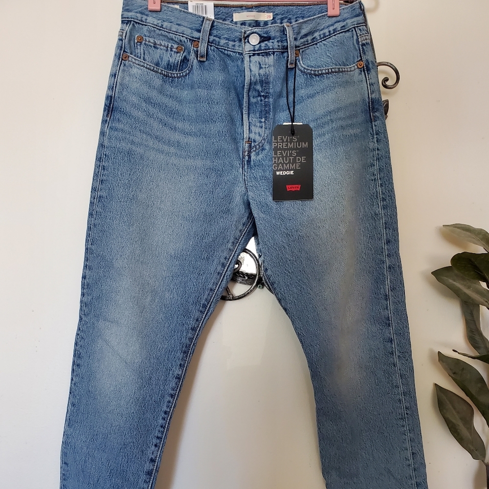 Levis wedgie icon in shut up